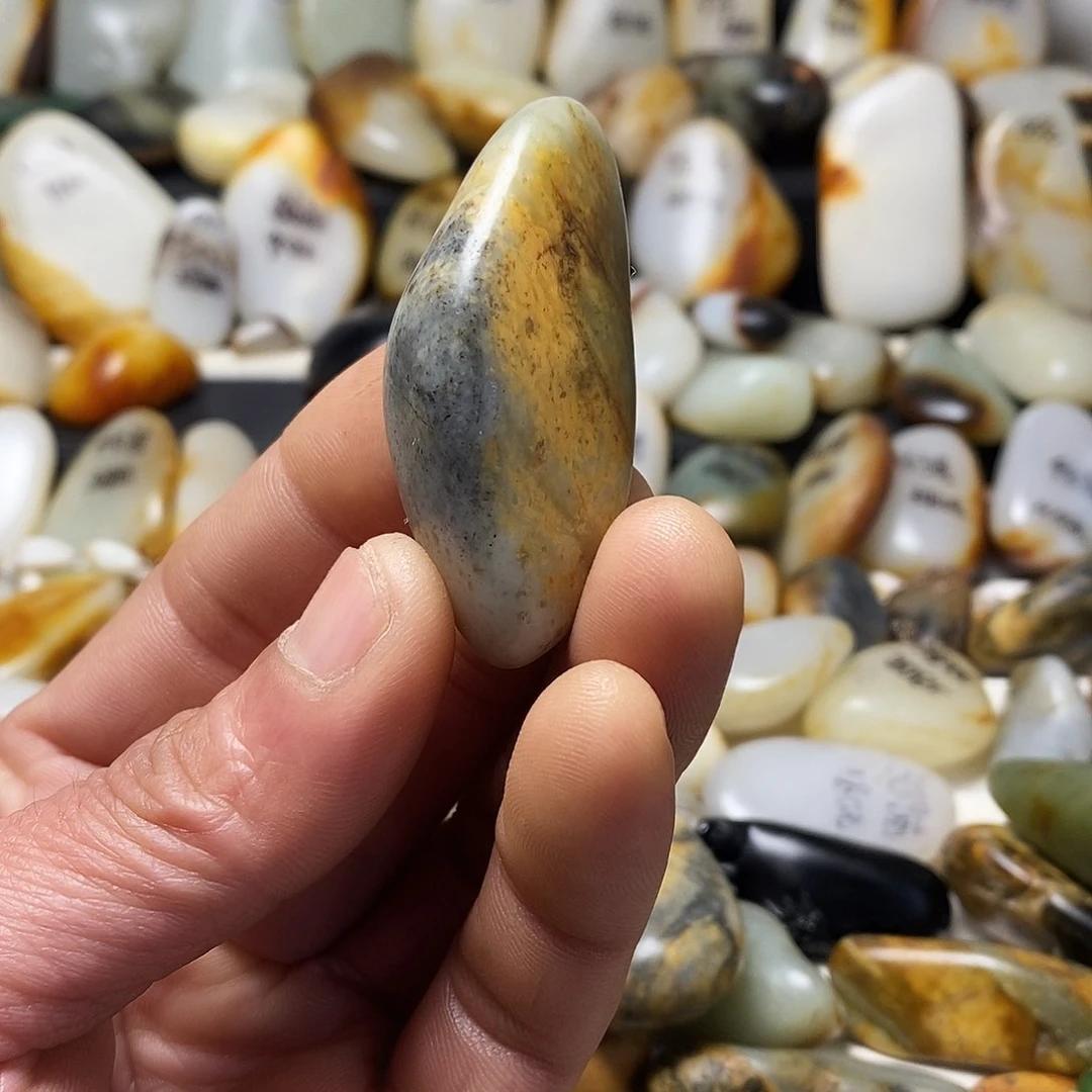 和田玉颈饰未镶嵌吊坠