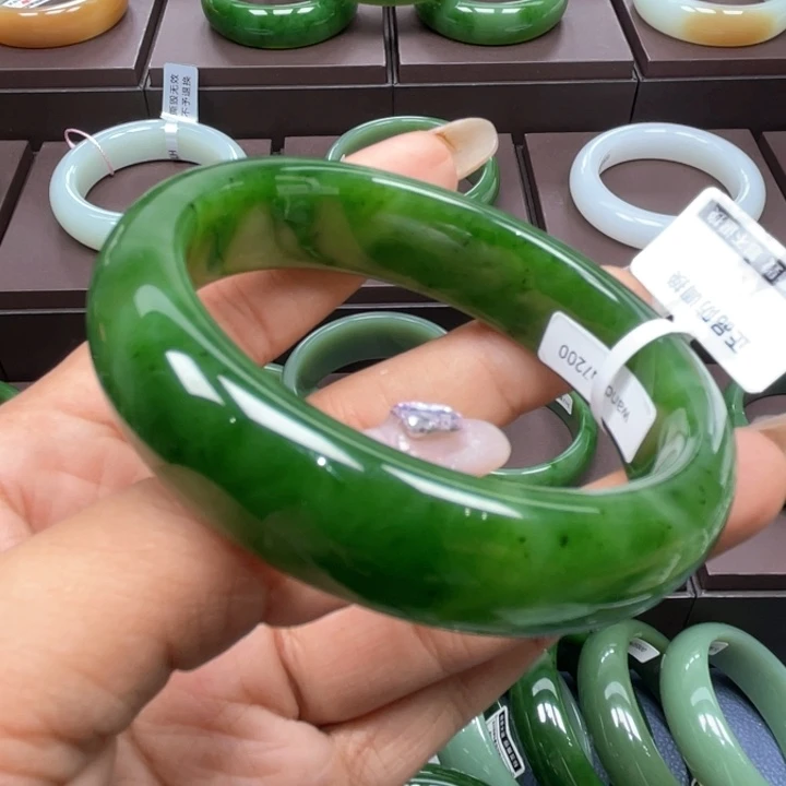 和田玉（碧玉）未镶嵌手镯