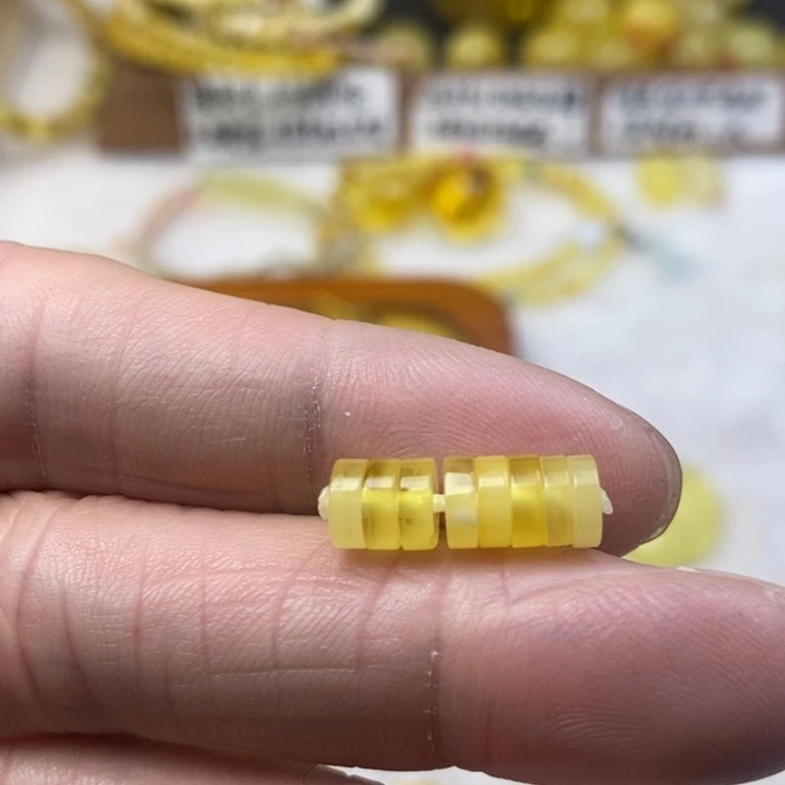 俄***王蜜蜡未镶嵌裸石微瑕卡5➕