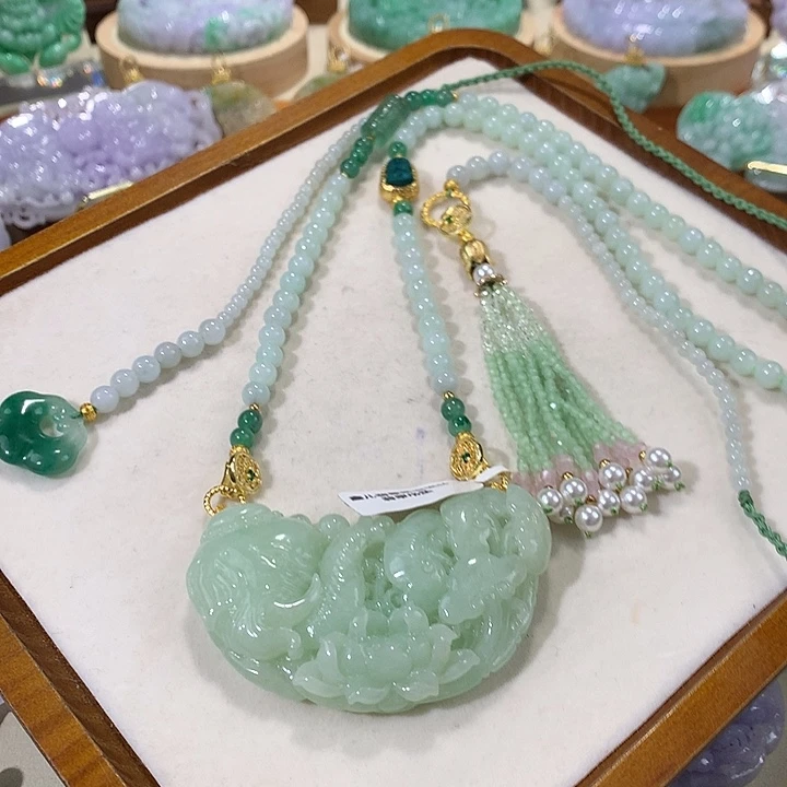 翡翠未镶嵌颈饰翡翠吊坠