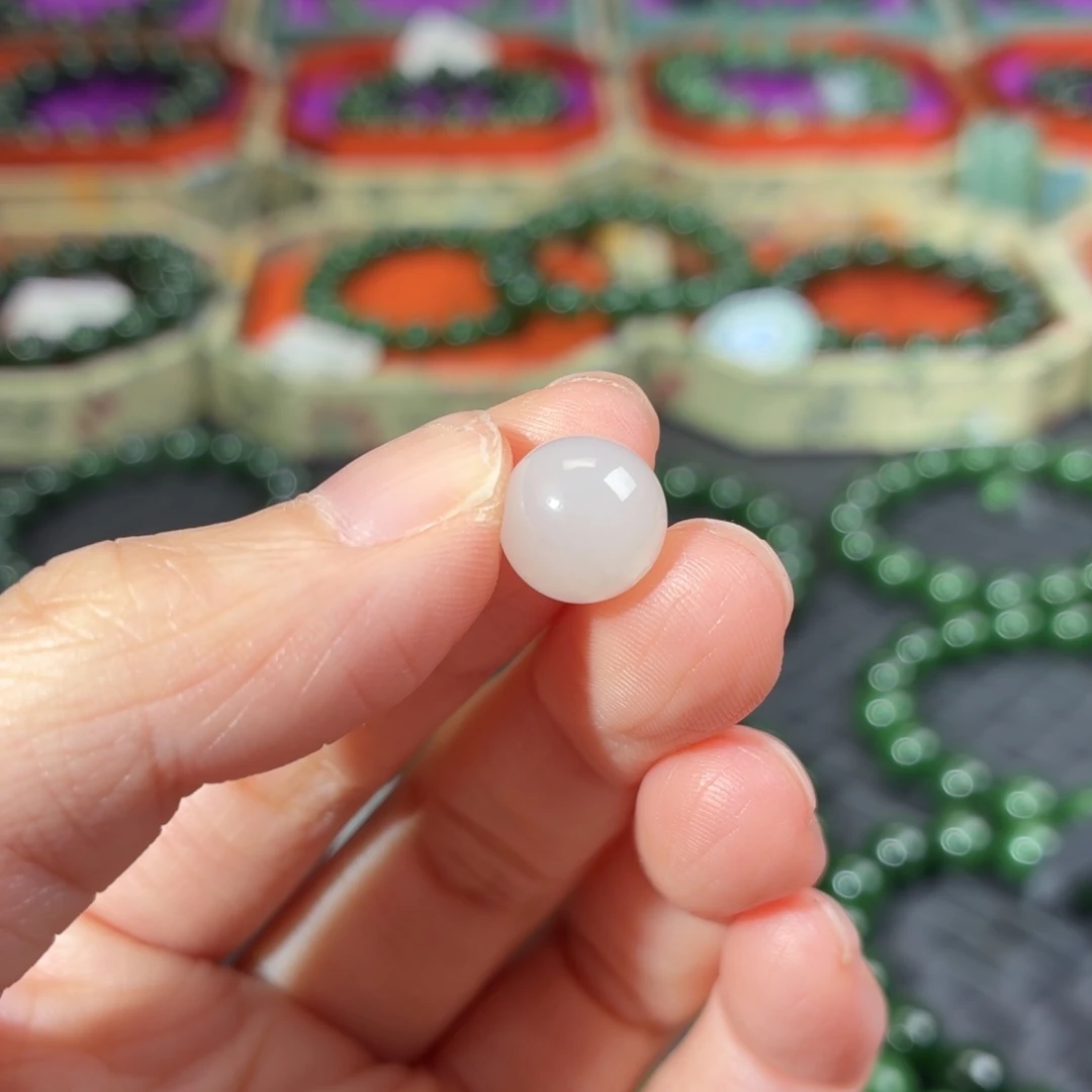 星***子和田玉（白玉）未镶嵌珠宝半成品