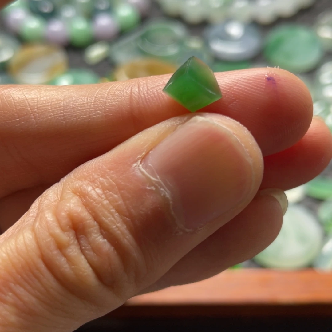 定制翡翠未镶嵌翡翠