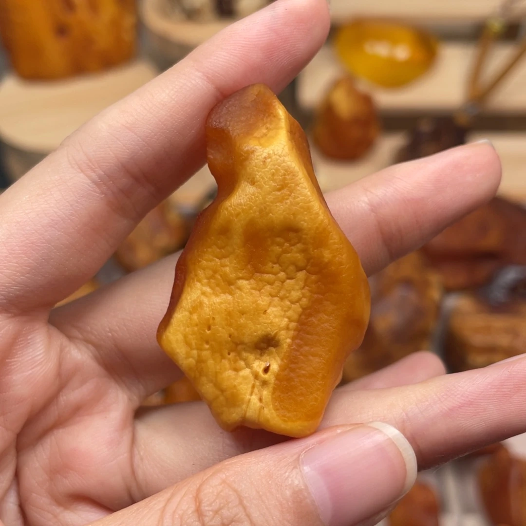 琥珀未镶嵌珠宝奇石