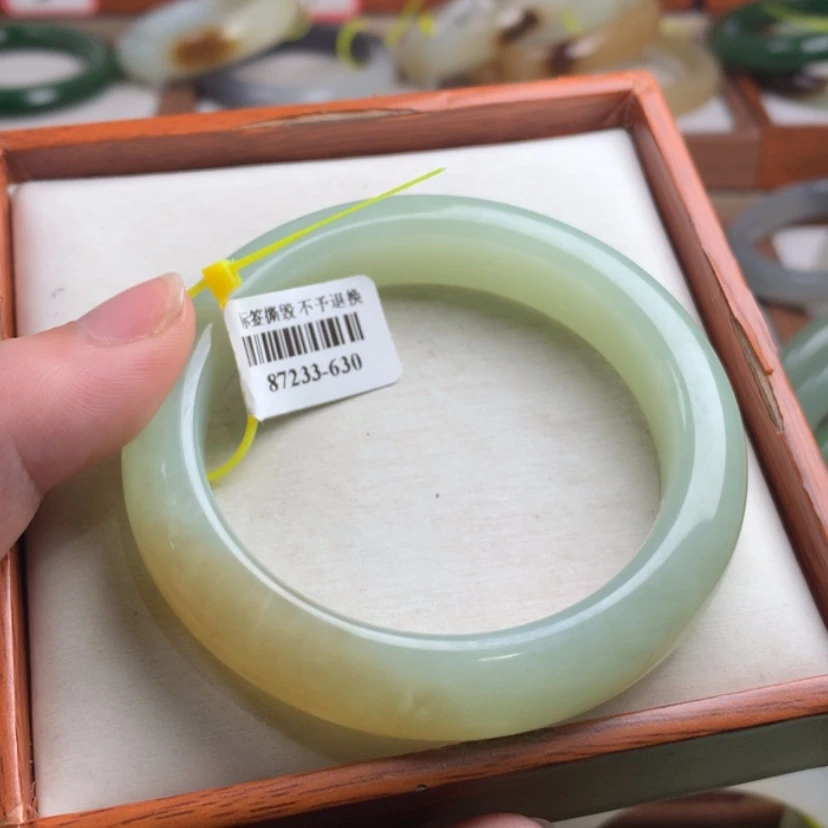 【闪购商品】和田玉手镯未镶嵌55.1