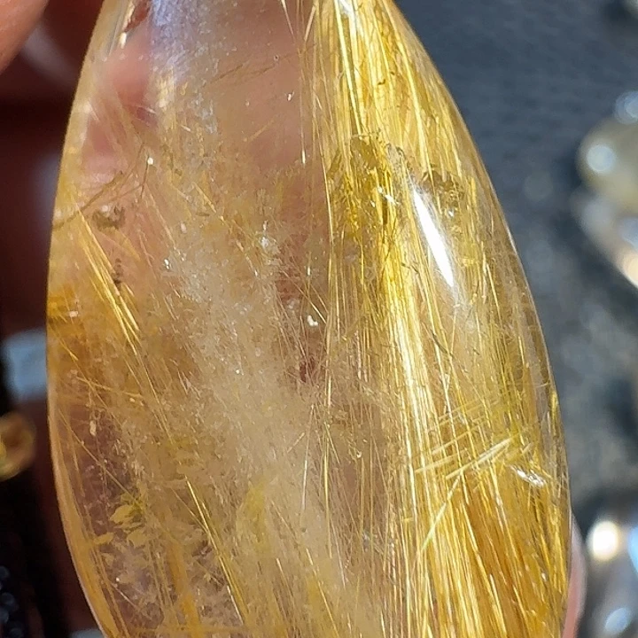 珠***弘未镶嵌颈饰发晶你
