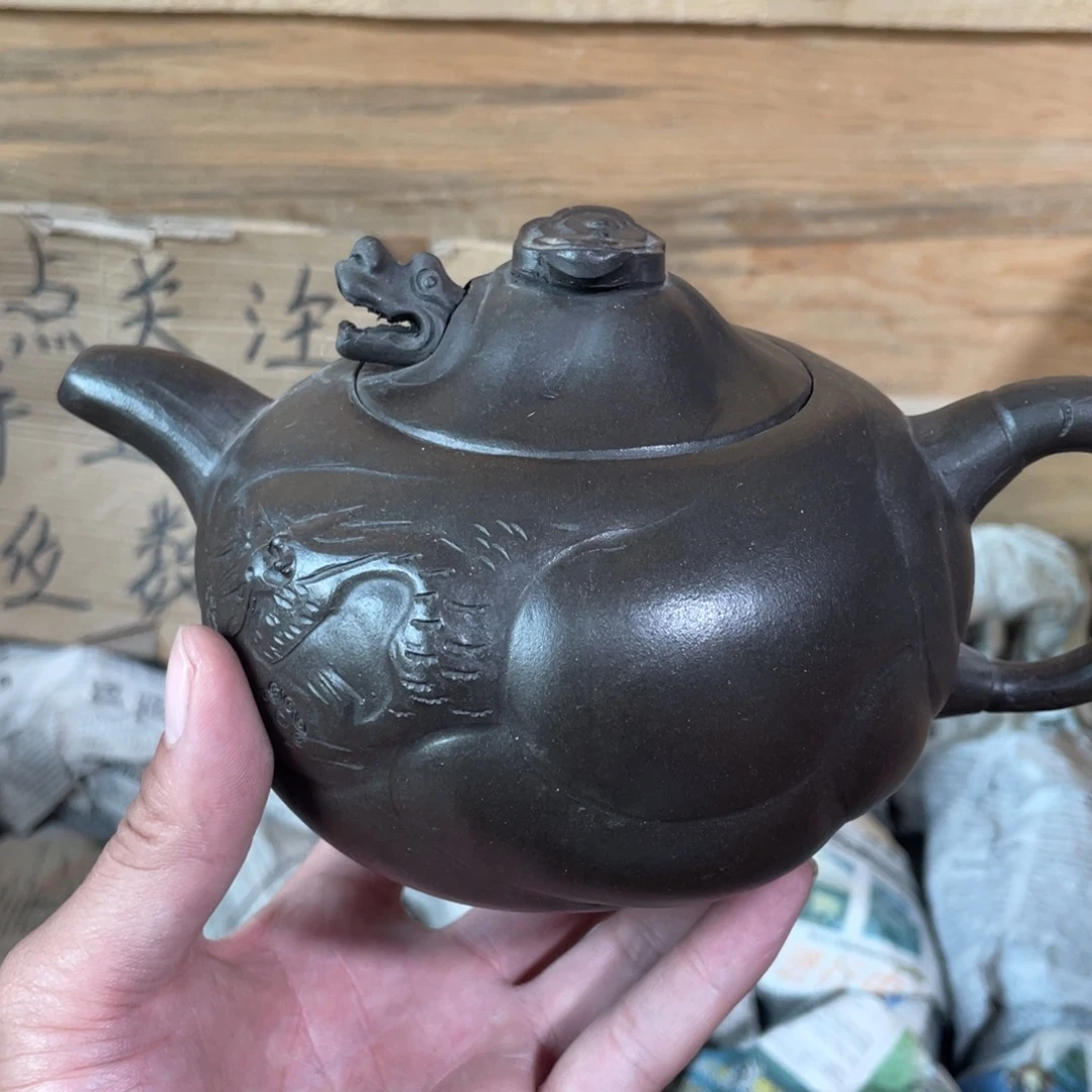 茶壶紫砂老厂紫砂壶一件。