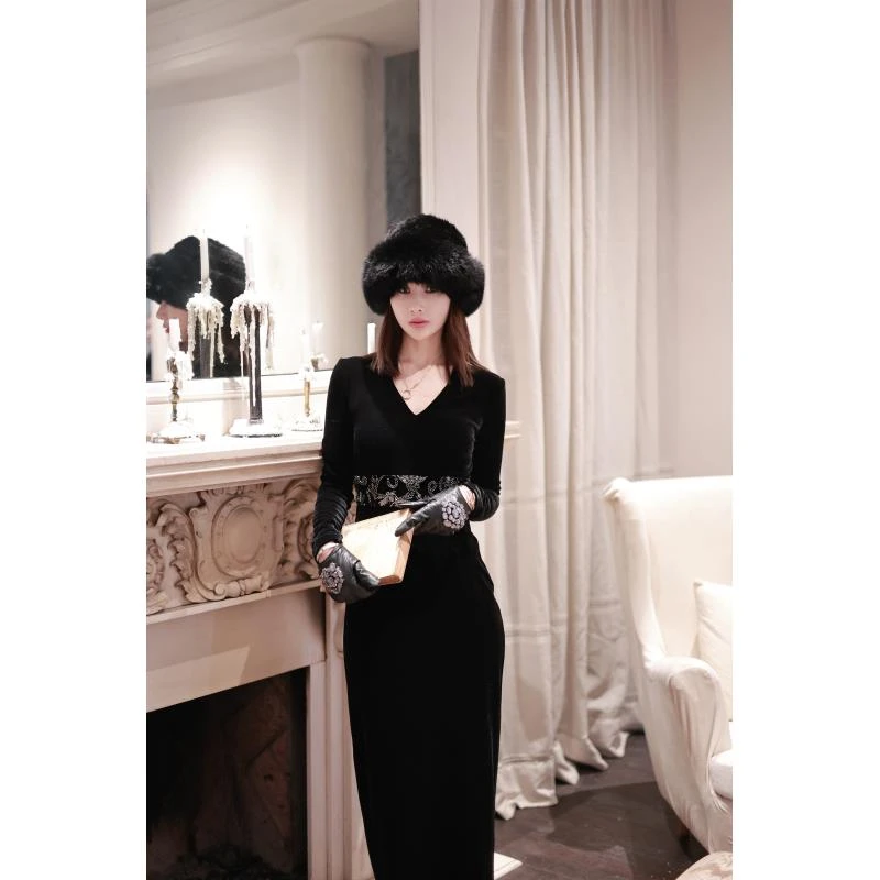 LUXURYMEMO【罗曼蒂】时尚气质伦敦同款腰V领连衣裙