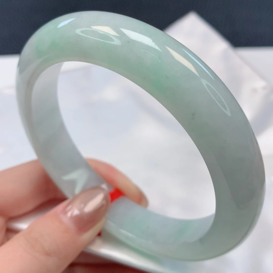 【闪购商品】翡翠手镯未镶嵌62圈