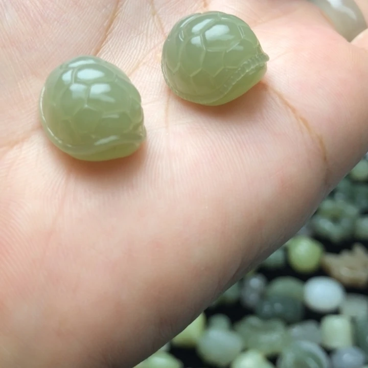幸***物颈饰未镶嵌和田玉