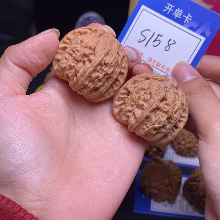 文玩核桃吊坠40全品白狮子白茬s158