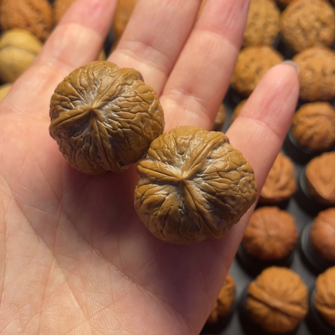 嗯***哦文玩核桃把件核桃