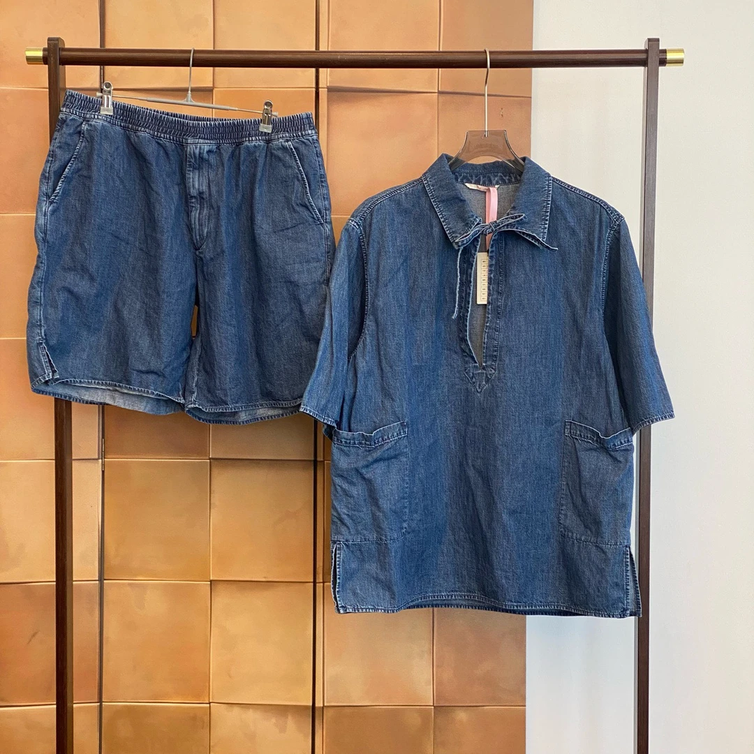 99新 Valentino/华伦天奴 蓝色牛仔短袖/52码/99新/31990