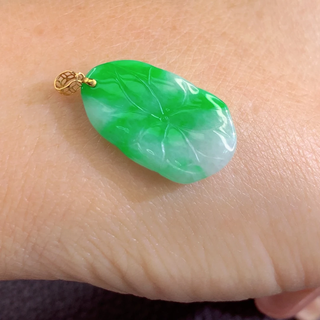 翡翠18K金镶嵌颈饰翡翠
