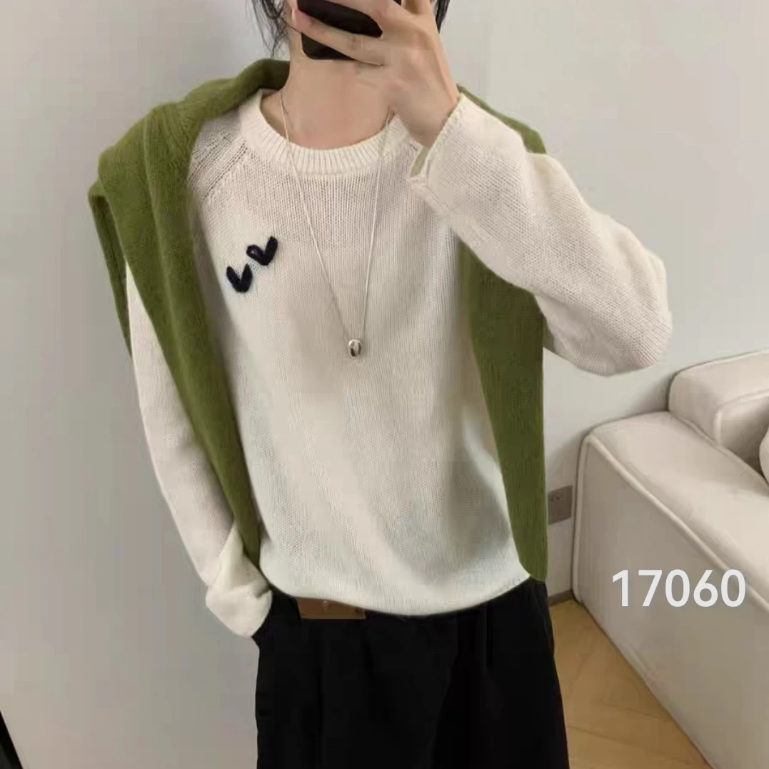 17060 CHUXUN（部分无水洗唛，介意慎拍)圆领两颗心长袖针织衫