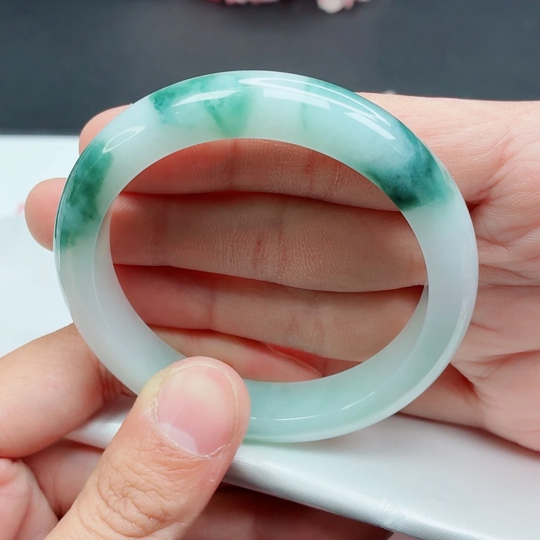 翡翠未镶嵌手镯55圈口