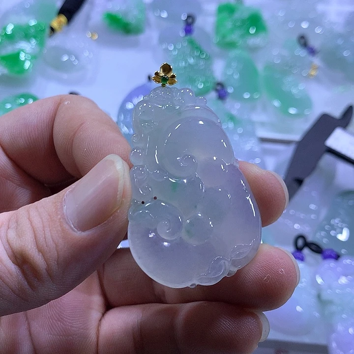 翡翠18K金镶嵌颈饰天然翡翠A货吊坠