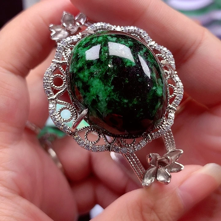 翡翠银S925镶嵌颈饰翡翠