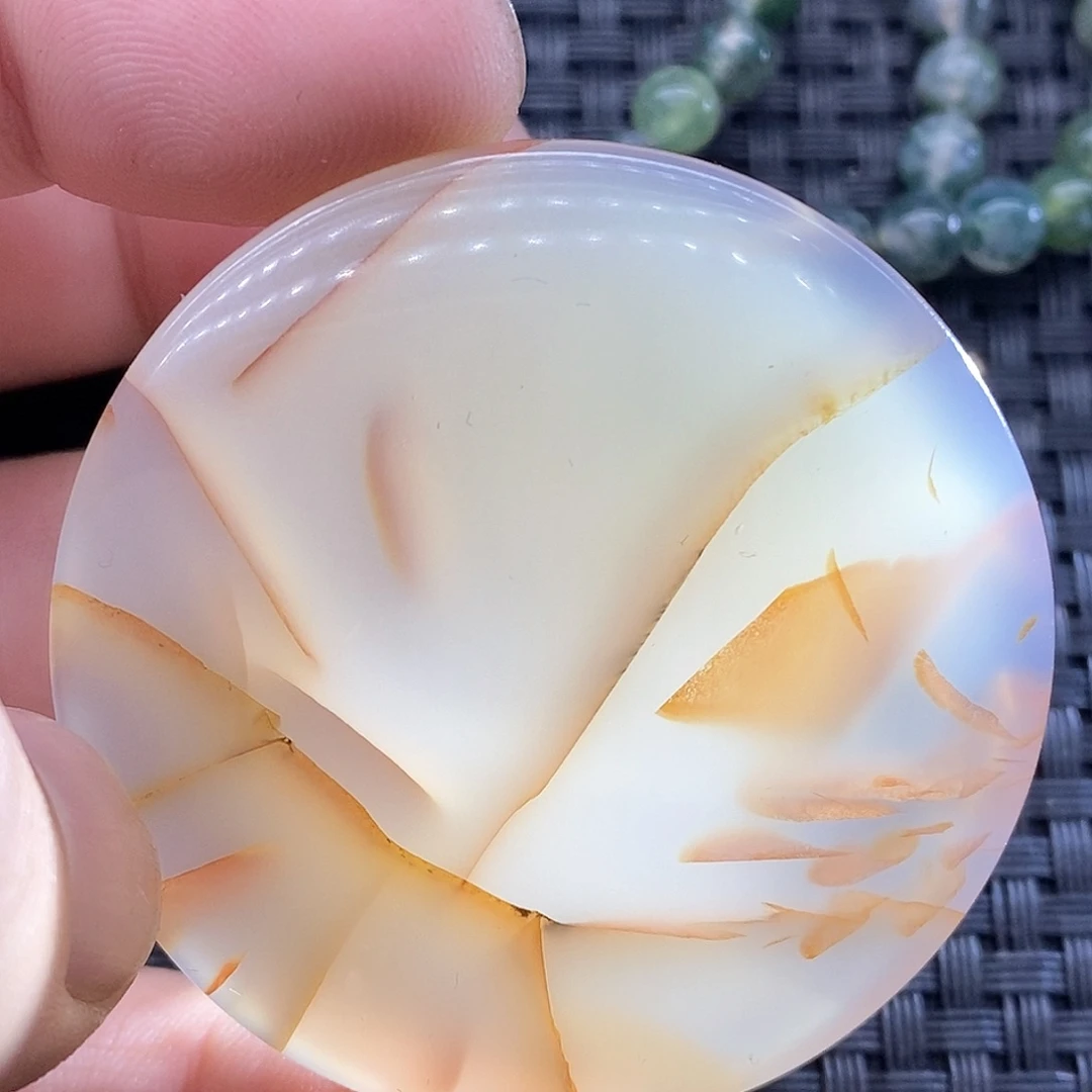 玛瑙/玉髓颈饰未镶嵌岳****?