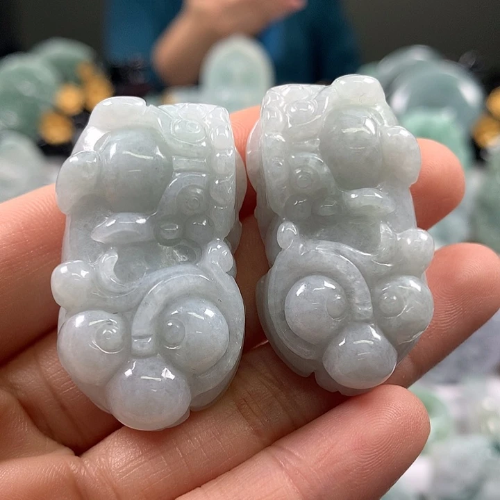 翡翠未镶嵌颈饰貔貅一对福利