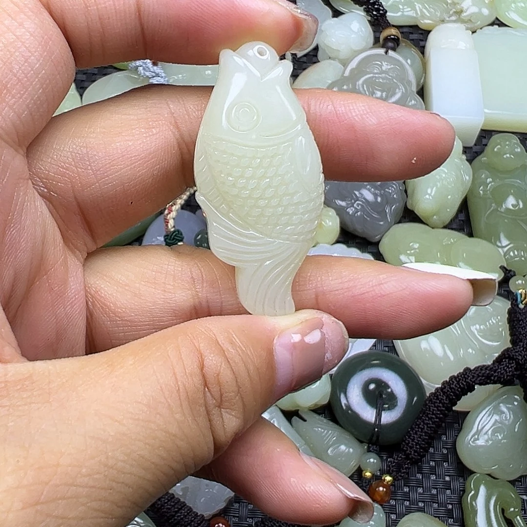 和田玉未镶嵌颈饰卡43