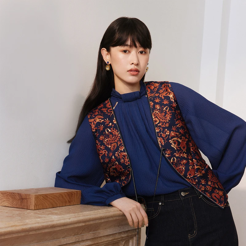 EP雅莹 斜纹提花匠心生肖刺绣马甲 新款1017B