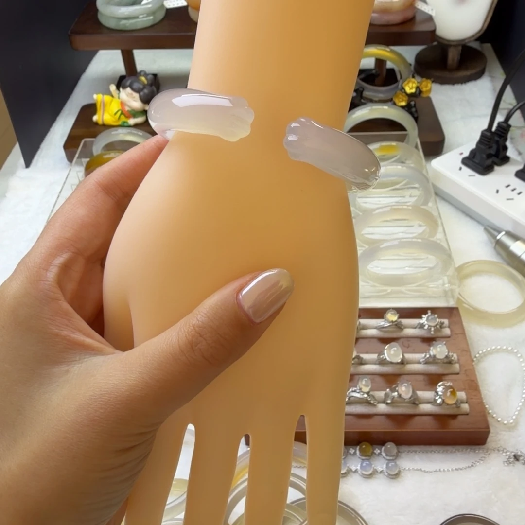 玛瑙/玉髓未镶嵌手镯A02