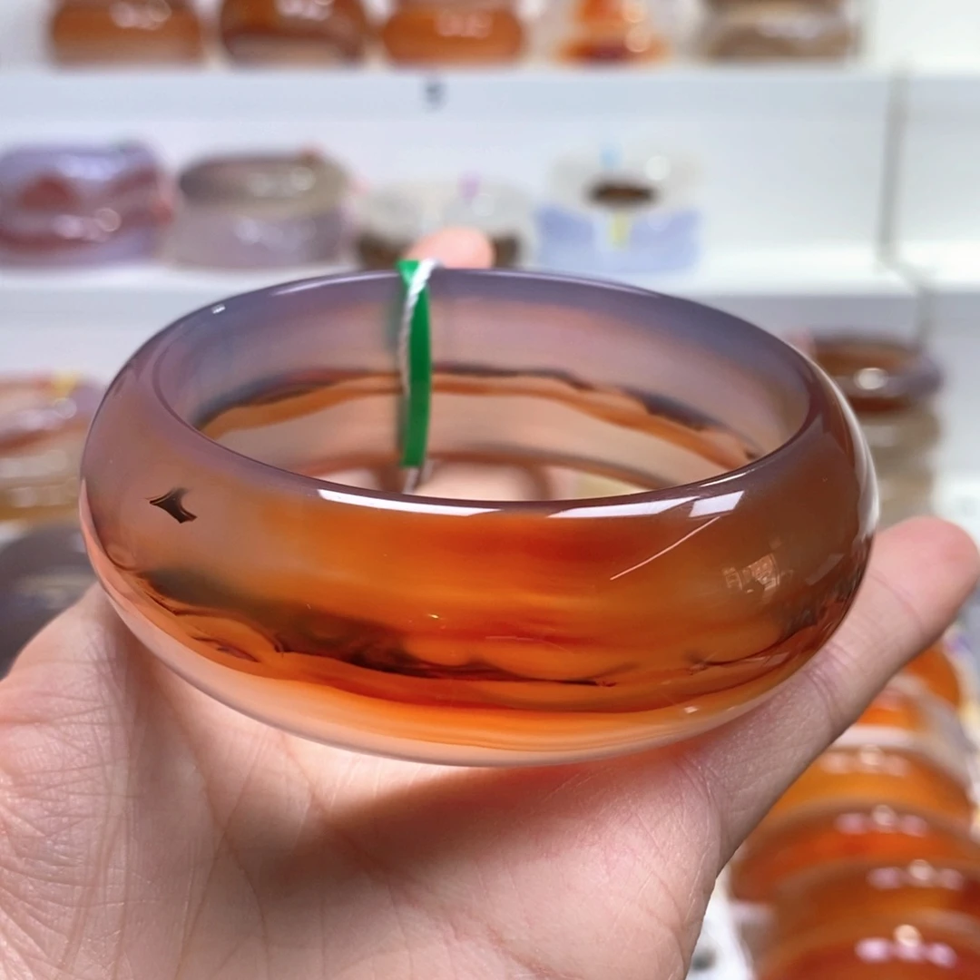 玛瑙/玉髓手镯未镶嵌上****）