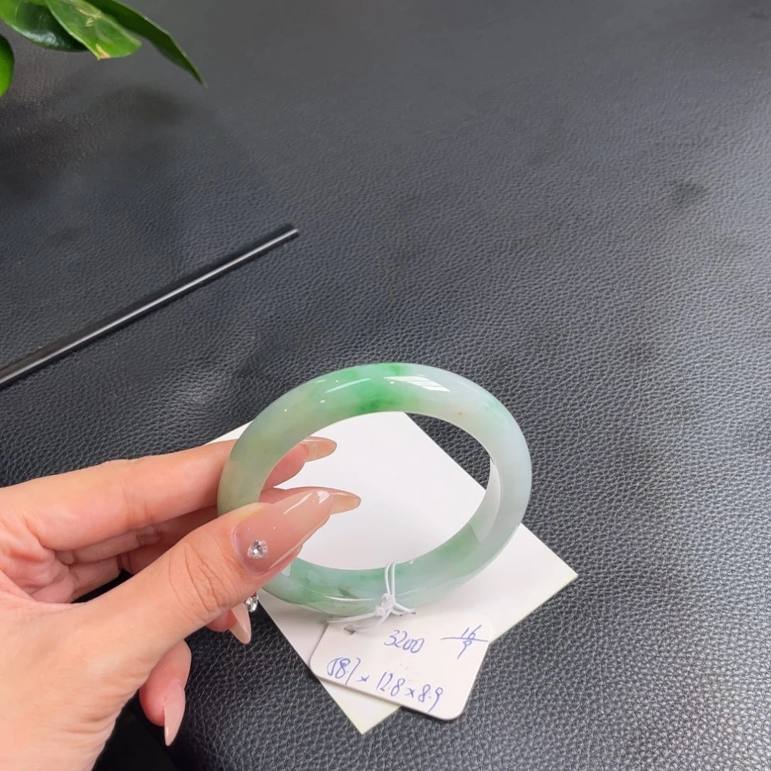 翡翠未镶嵌手镯手镯