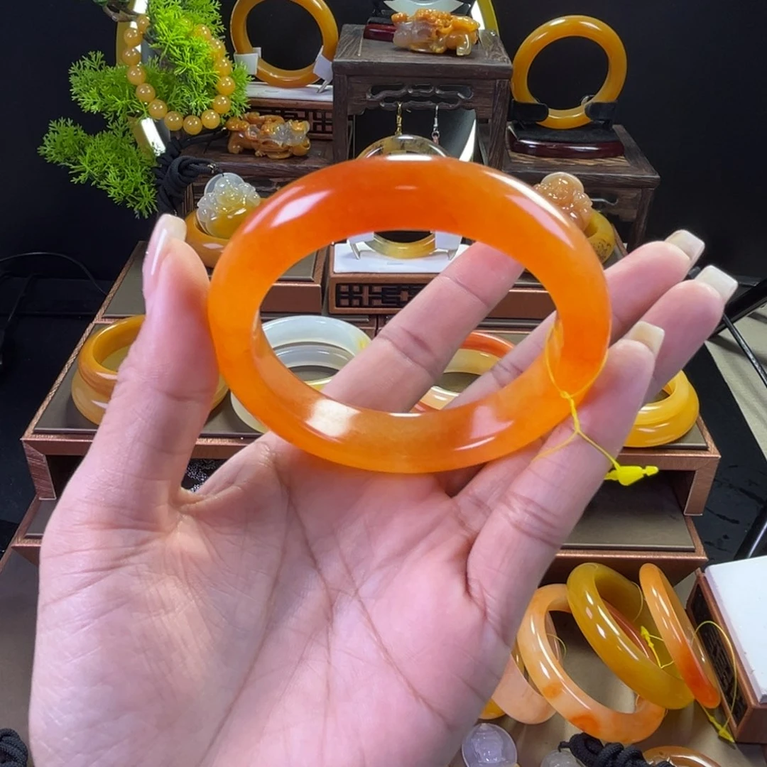 未镶嵌手镯石英质玉