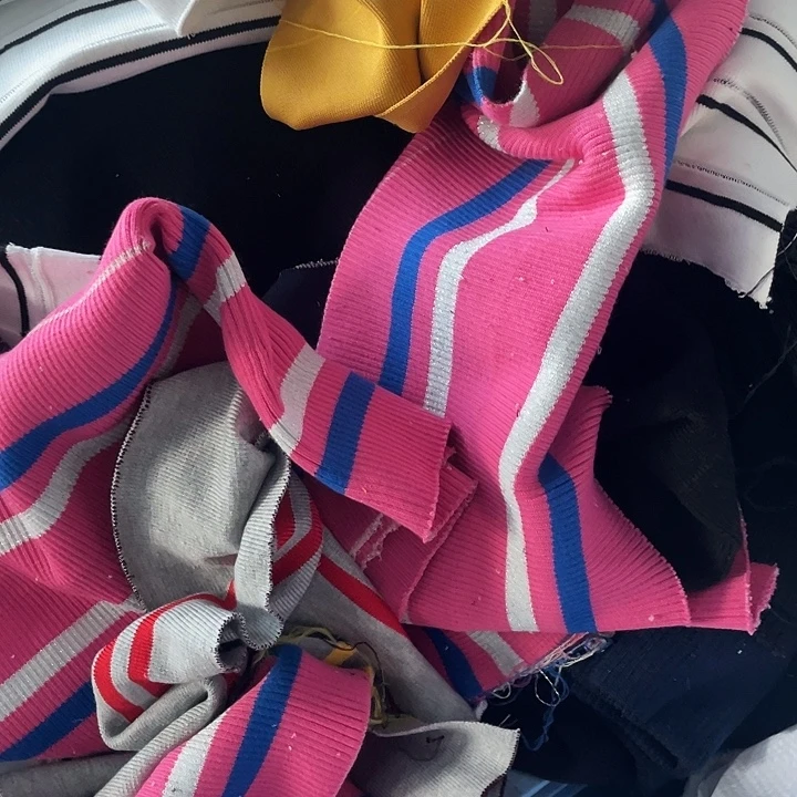 螺纹袖口、下摆，发2斤、约20条左右，随机色