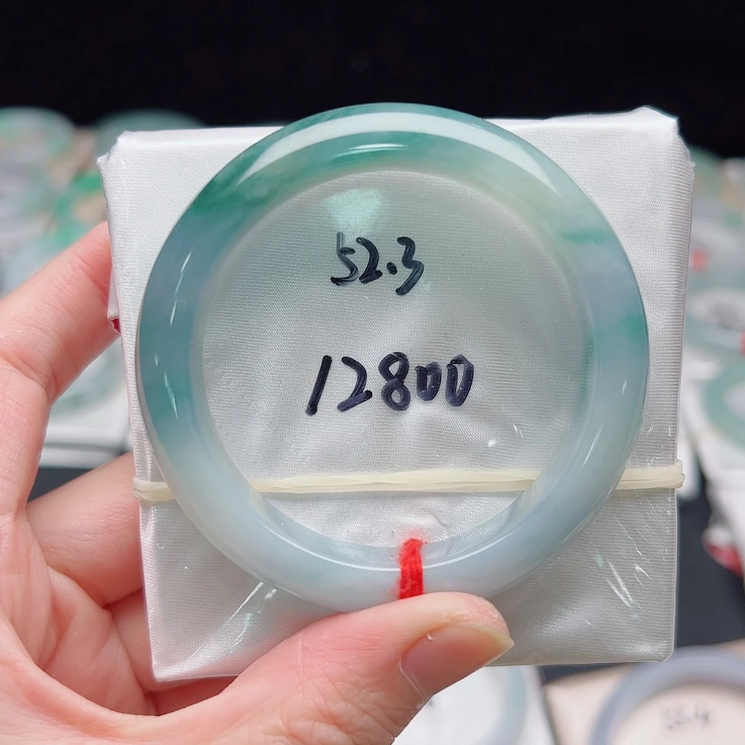 翡翠未镶嵌手镯A货