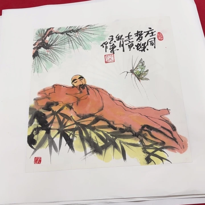 国画花鸟等图案为一体的