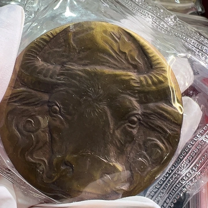 其他普通金属生肖牛铜章1枚