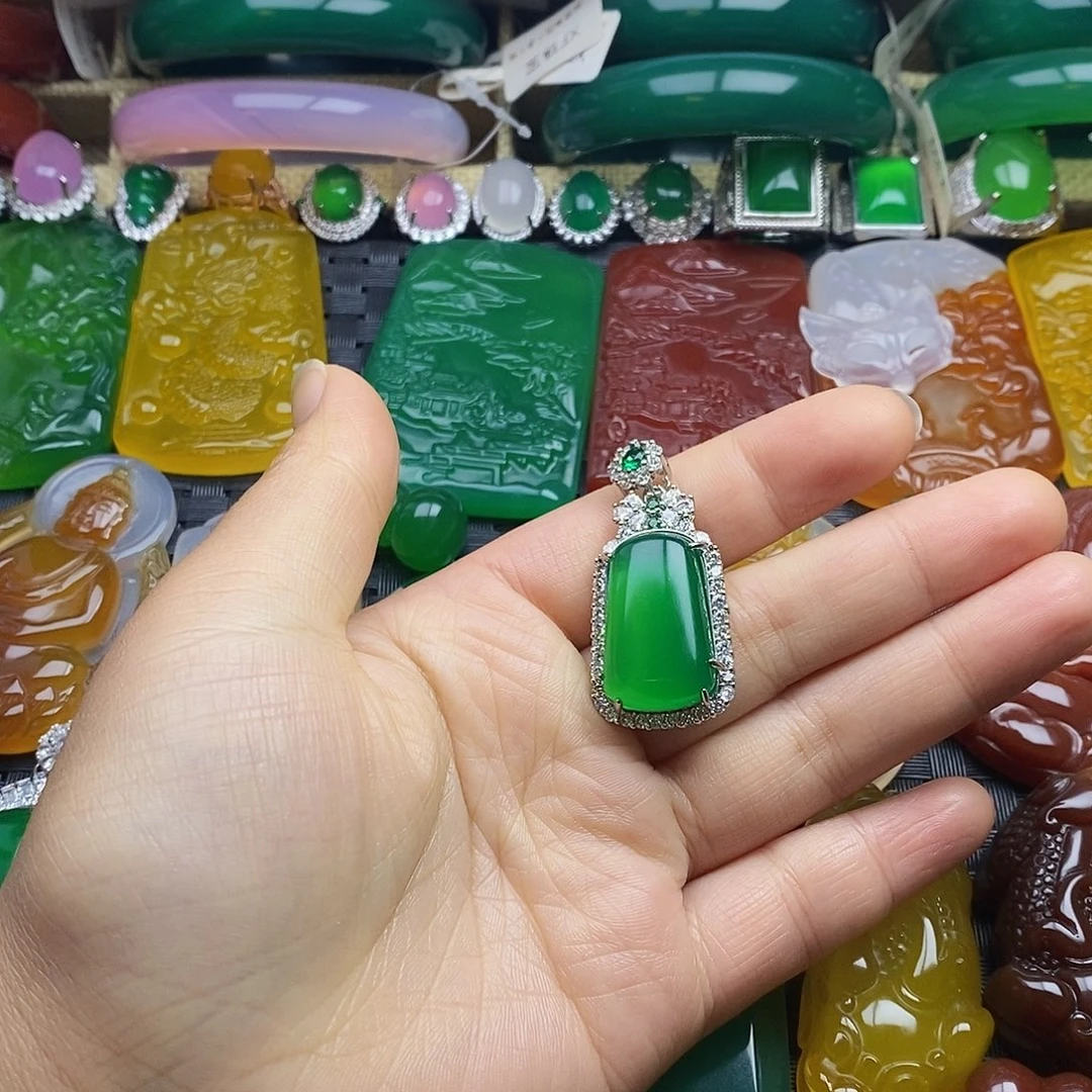合金颈饰玛瑙/玉髓