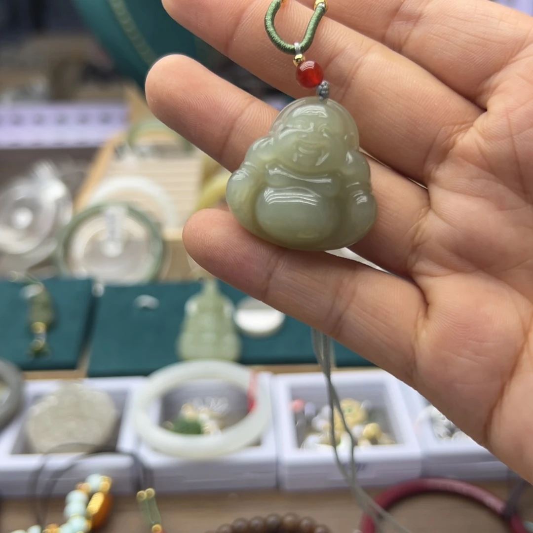 和田玉未镶嵌颈饰晴水佛公卡30