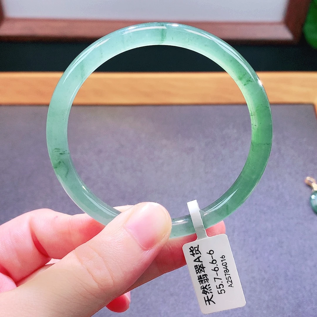 未镶嵌手镯翡翠天然翡翠