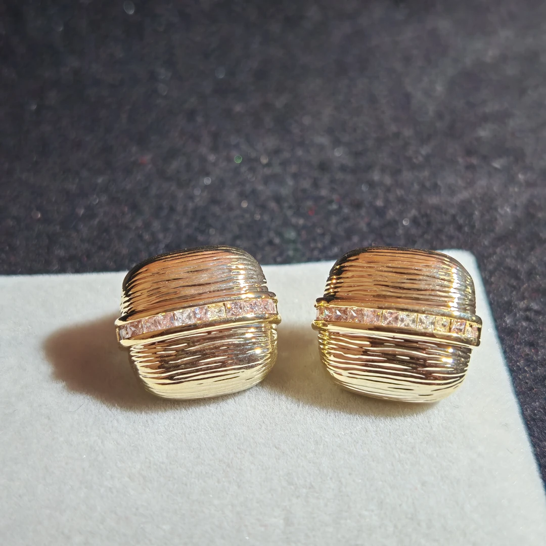 铜合金锆石耳饰 S&L48拉丝纹理感方型微镶锆石复古耳钉个性