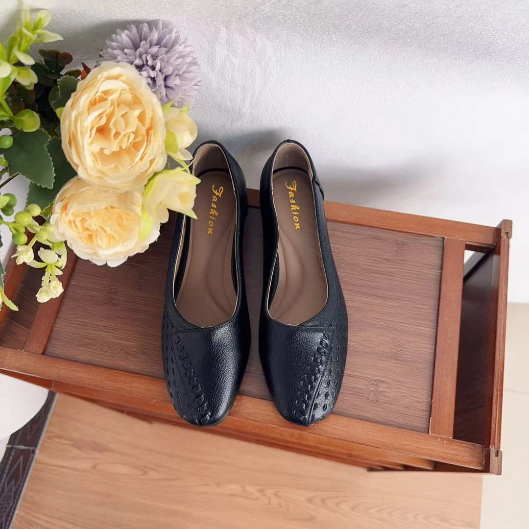 【品牌力荐】春季一字带新品时尚打孔镂空透气粗跟女款单鞋8866羊