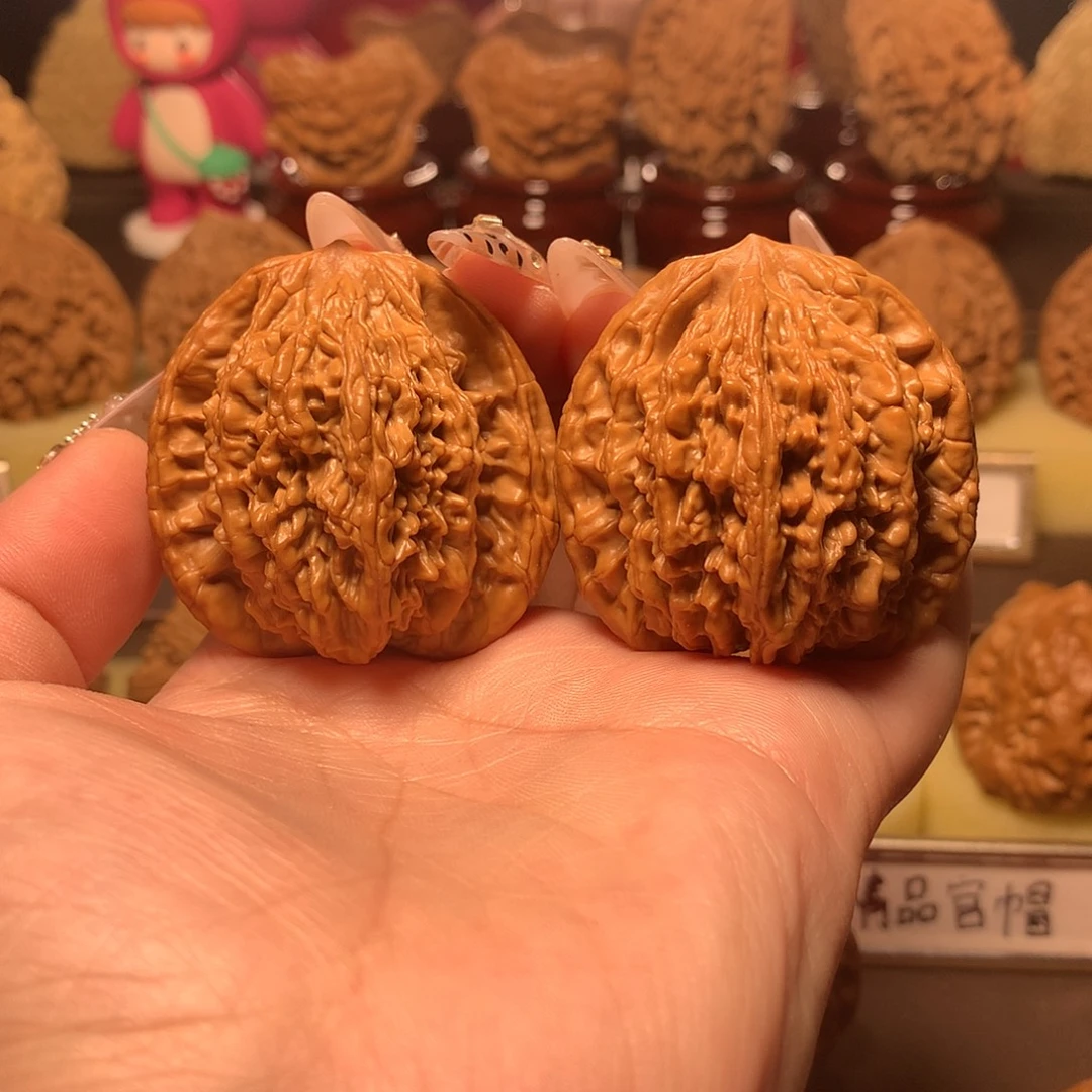 文玩核桃吊坠虎头43全品