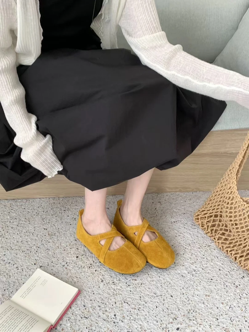 2025新款法式绒面浅口平底鞋春款交叉带圆头单鞋软底复古玛丽珍鞋
