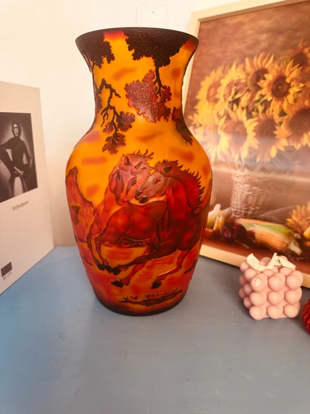 格雷插花瓶骏马图