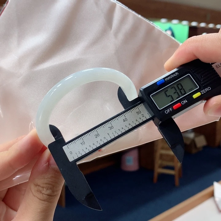 翡翠手镯未镶嵌买断