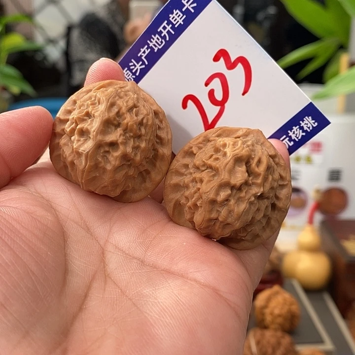 文玩核桃把件35全品瓷娃娃203号