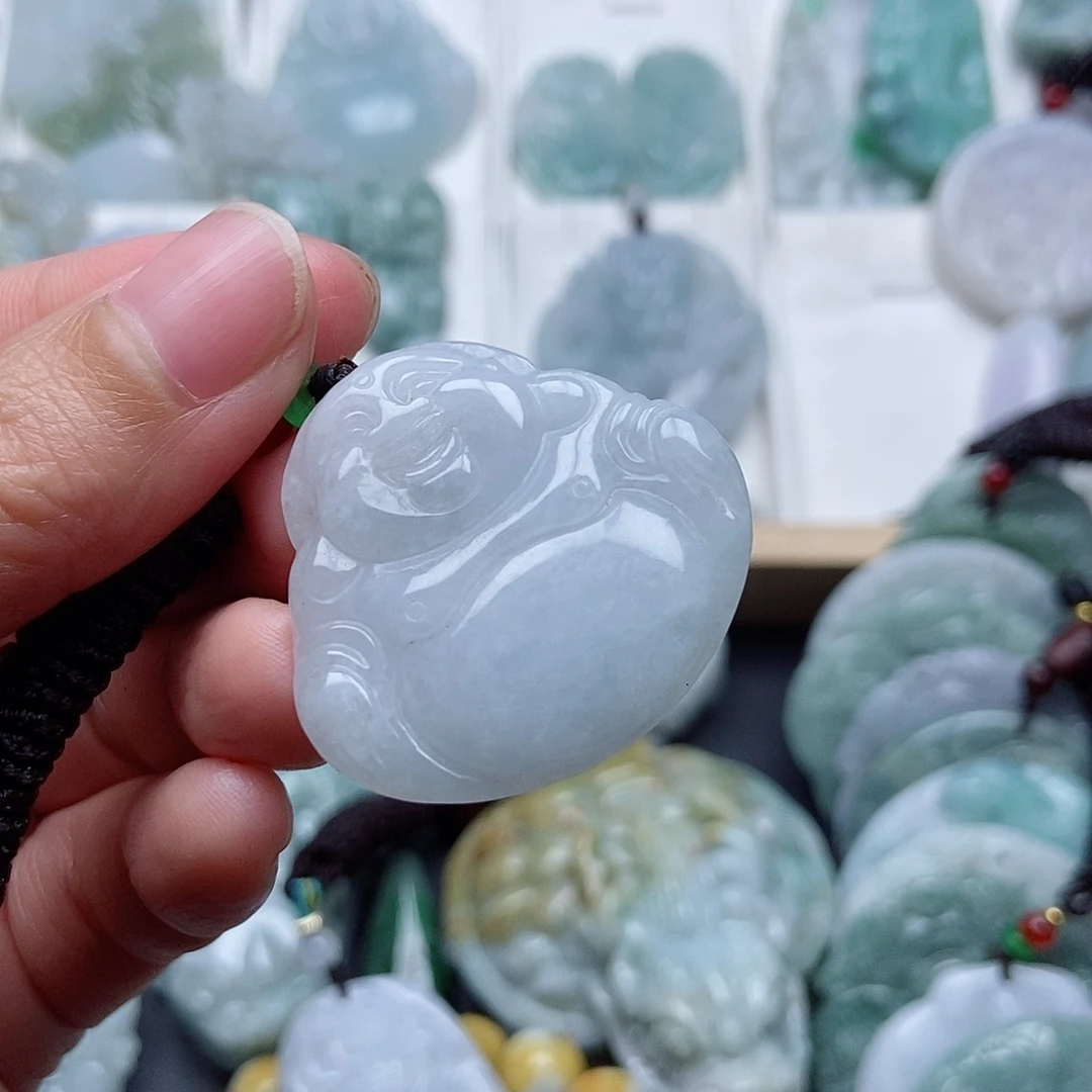 翡翠颈饰未镶嵌翡翠