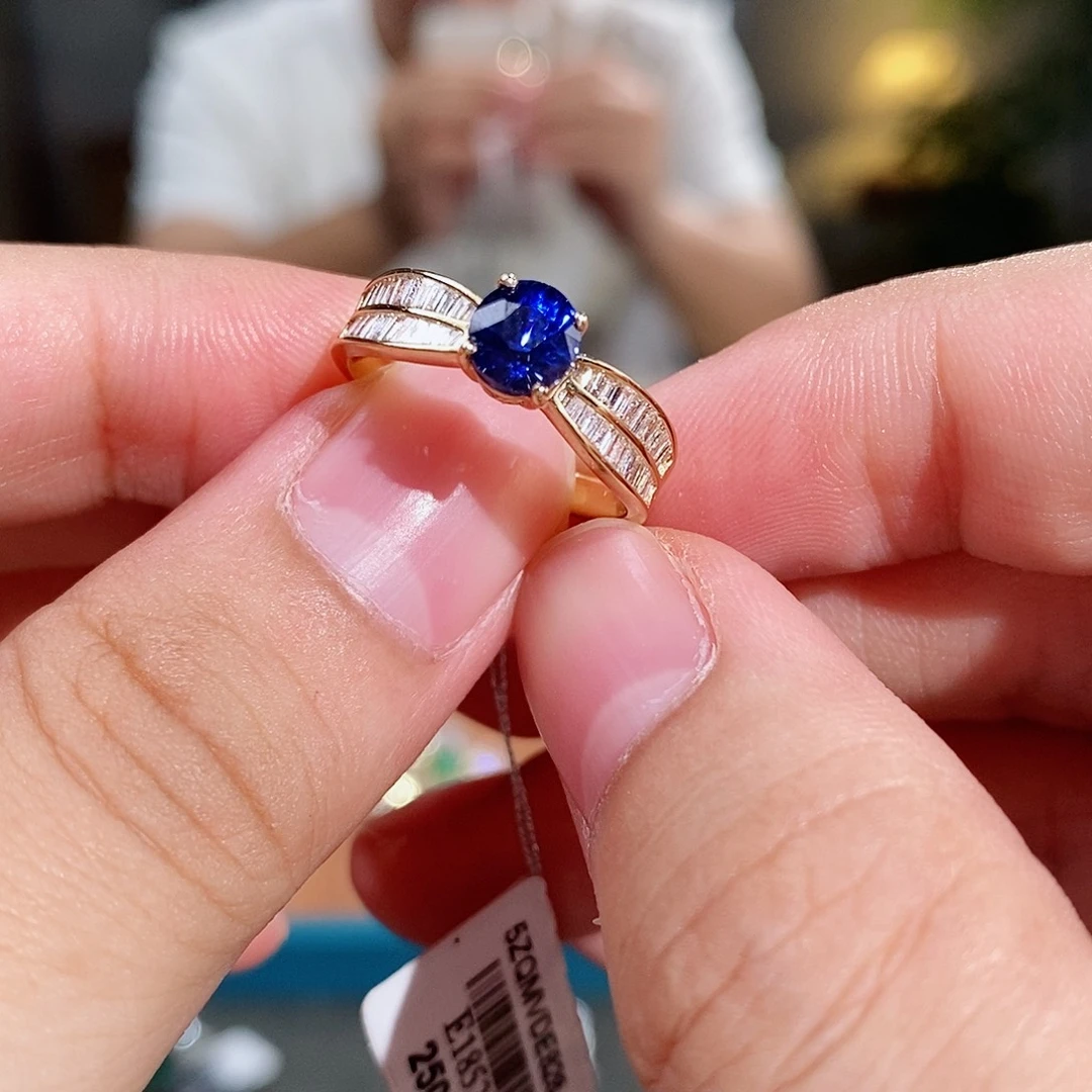 戒指蓝宝石18K金镶嵌1.15ct