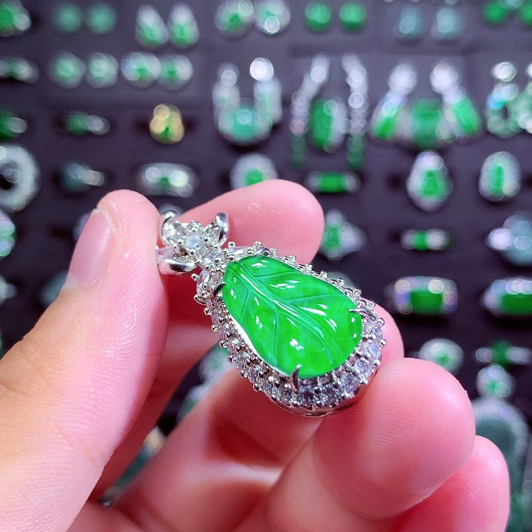 颈饰未镶嵌翡翠天然