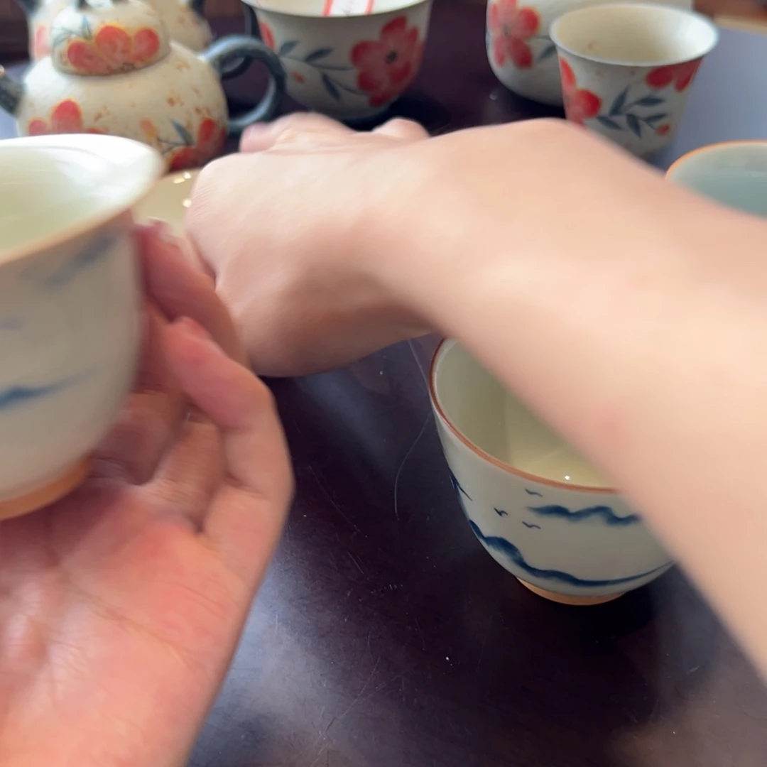 茶具等产品的生产和销售为一体的