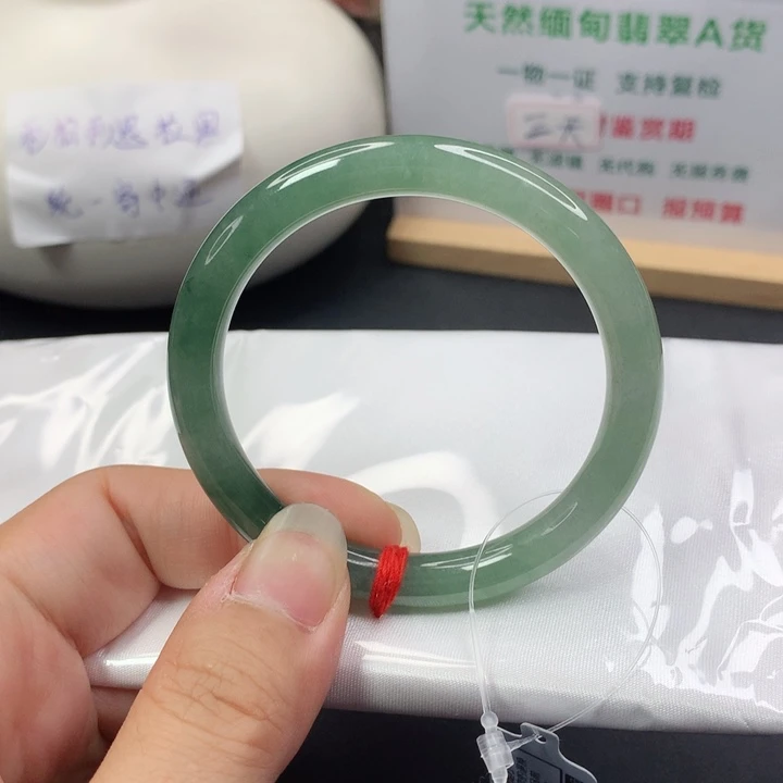 未镶嵌手镯（圆镯）翡翠5152