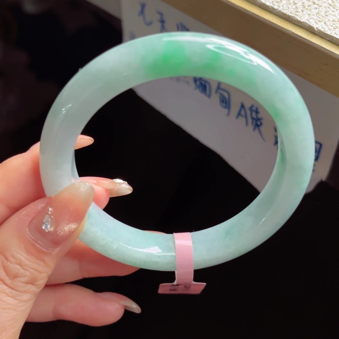 翡翠未镶嵌手镯手镯