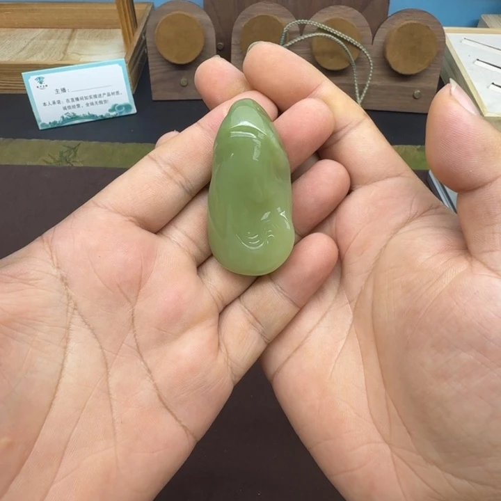 颈饰未镶嵌和田玉专****家